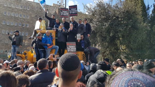 פקקים וזבל ברחובות: ברקת השבית את ירושלים