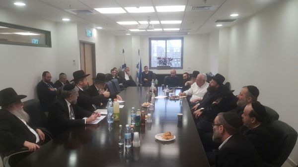 השרים נפגשו עם הרבנים: מתווה הכותל יבוטל