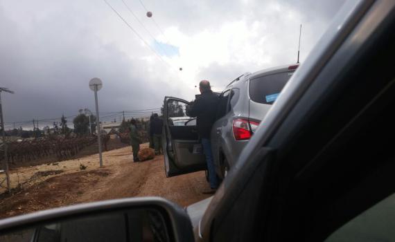 הצבא חוסם את כבישי הגישה לעמונה