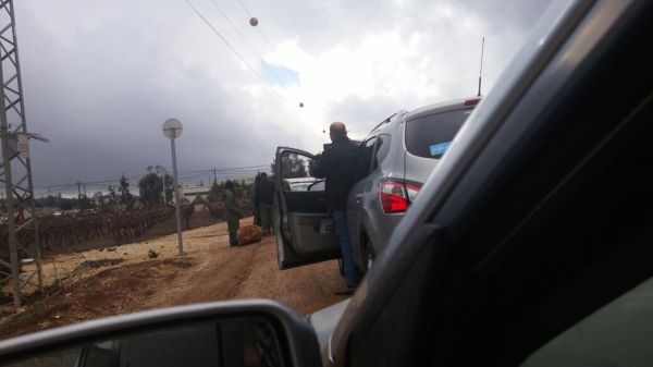 הצבא חוסם את כבישי הגישה לעמונה