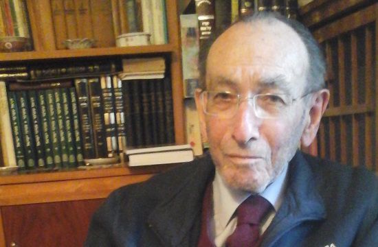 הסיפור שלא סופר: ראיון עם המציל מבית הזכוכית