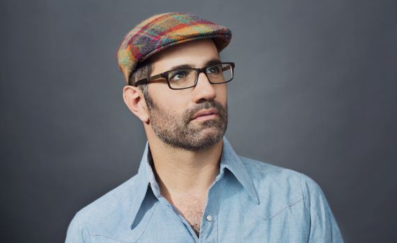 יוני גנוט מופיע ב'גולה'