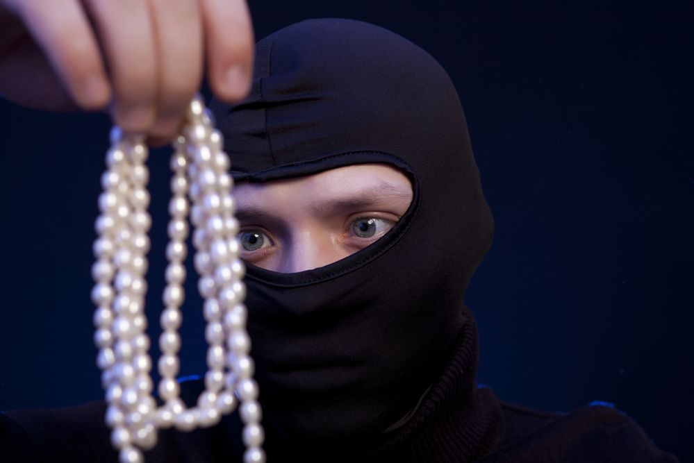 רחובות: שדד שרשראות מזקנות ונתפס. צפו