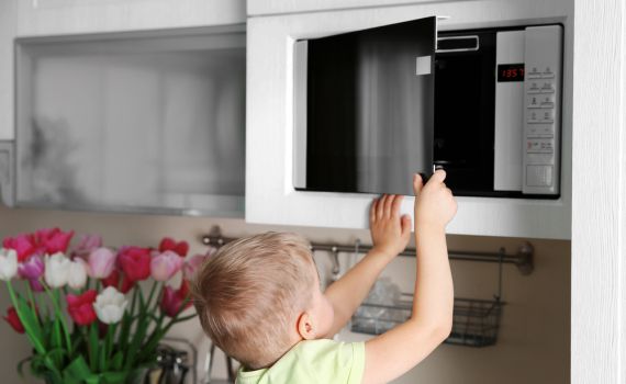 רץ ברשת: הזוי שזה מה שקורה לדברים במיקרוגל