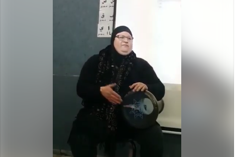 מה עומד מאחורי הלהיט גשם גשם מטפטף?