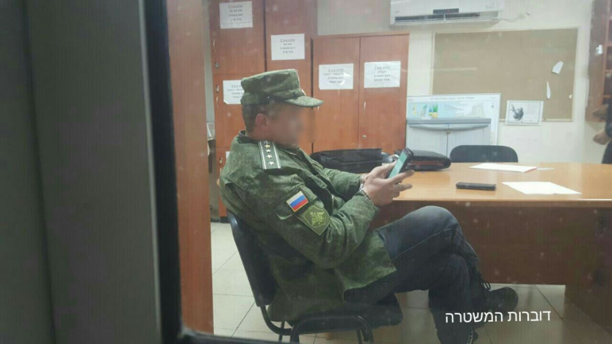 השוטרים נדהמו: מה עושה גנרל רוסי בכפר טמרה?