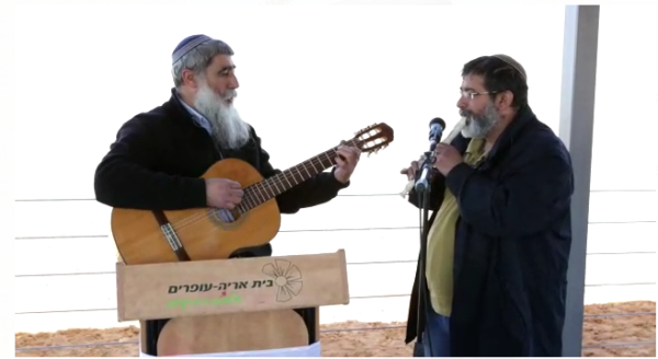 צפו: האחים מורנו בניגון לזכרו של אחיהם עמנואל