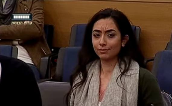 צפו: ח"כית  קטעה  ערביה: "את בישראל, דברי עברית"