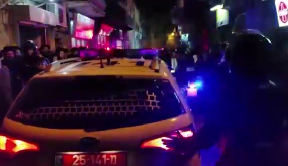 צפו: כוח יס"מ מחלץ חיילים חרדים מהמון זועם