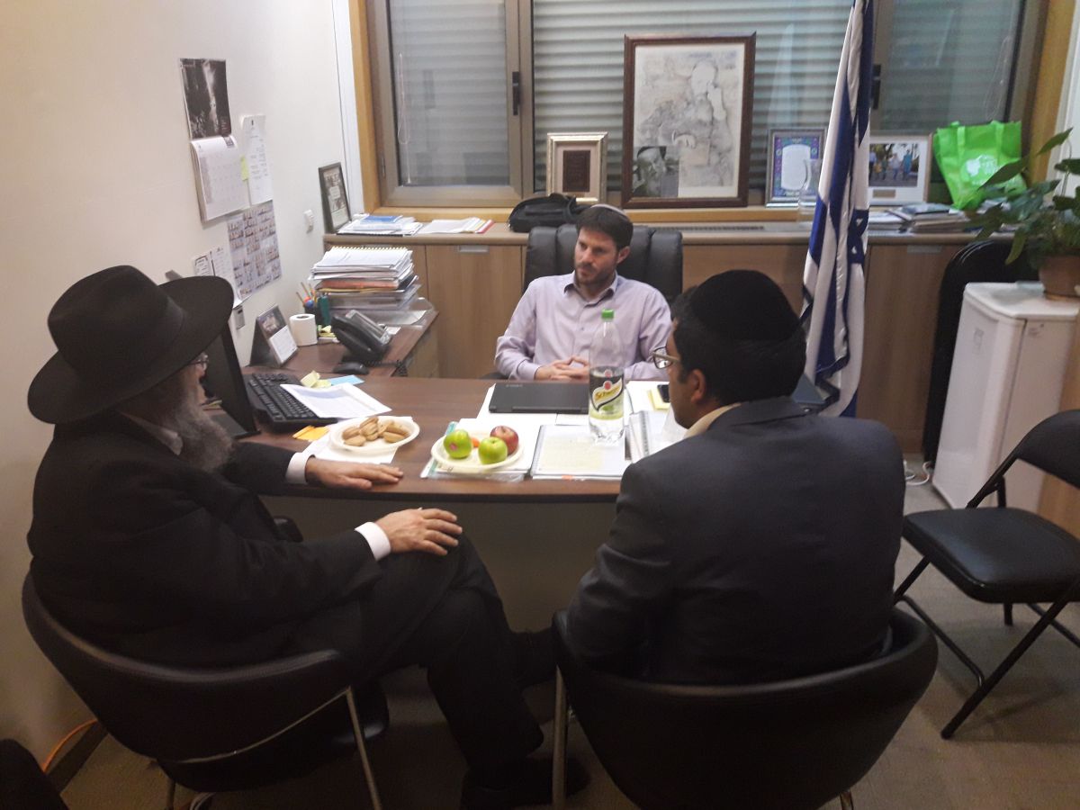 ח"כ בצלאל סמוטריץ' נפגש עם ראשי 'משמרת השבת' והביע הערכה לפעילותם למען שמירת השבת