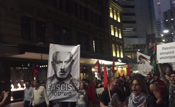 כעת באוסטרליה: אנטישמים מפגינים נגד ביקור נתניהו