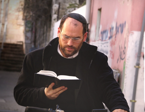 האזינו: אהרן רזאל בלהיט חדש על בית המדרש