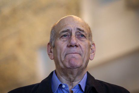 "אין אצלנו אסירים VIP": שב"ס העניש את אולמרט