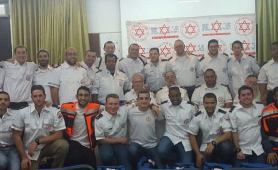 עשרות בניש"ים סיימו קורס חובשים במד"א