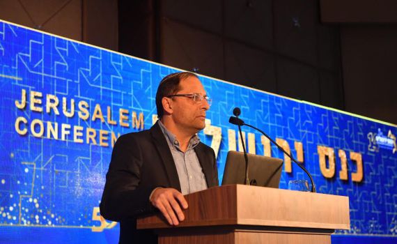 "האם יש סיכוי לאהבה בין הנוער הדתי לגמרא?"