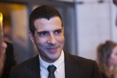 המגיש והח"כ לשעבר, שרון גל, נכנס לבית האח הגדול