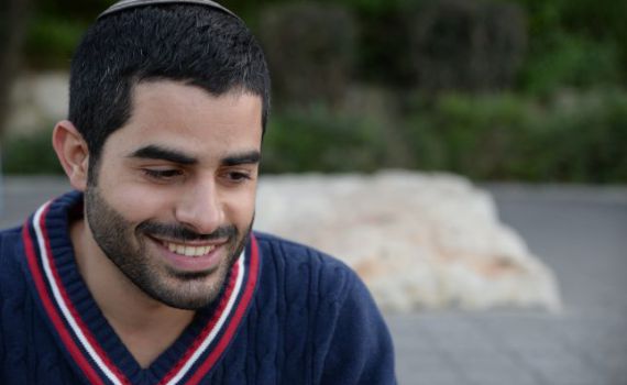 "לא מבינה": משה נריה כורסיה בסינגל חדש