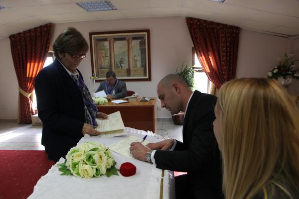 סקר מפתיע: דתיים תומכים בנישואים אזרחיים