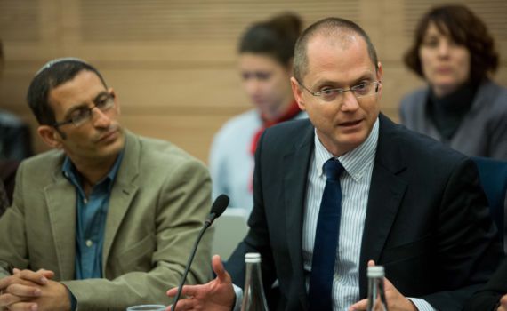 "לשלול תקציב ממוסד שראשיו מסיתים נגד הצבא"