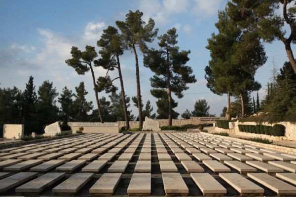 אין גבול לבושה: חשד: מכרו חלקות קבר לא קיימות