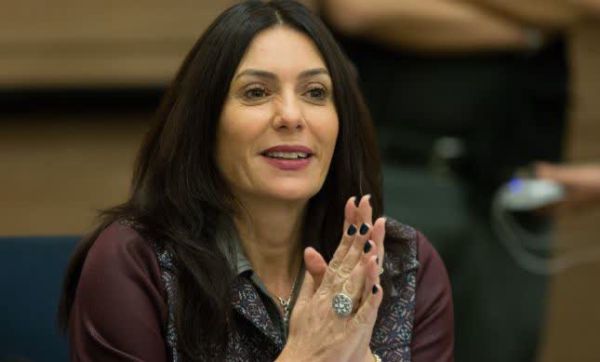 'מירי, תעבירי': 230 אמנים קוראים לשרת התרבות