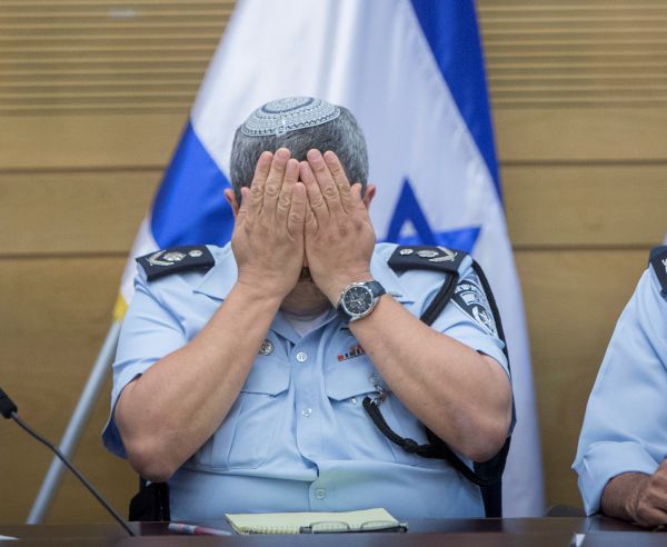 המפכ"ל הבריז; ח"כ אמסלם פוצץ את הדיון