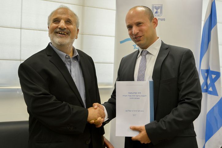 "קבוצה קטנה מנסה לנסח את מורשת ספרד מחדש"