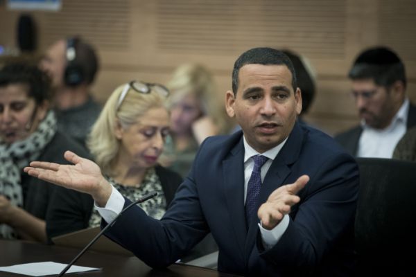 זייף מכתב? דרישה לחקירה פלילית  נגד יואל חסון