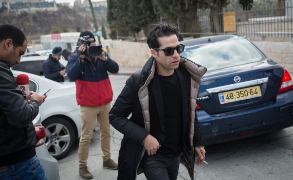 אביב גפן בביקור מפתיע עם משפחת הרב מיכי מרק הי"ד