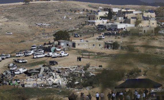 בג"ץ: למצוא פתרון לבדואים שפלשו לקרקעות מדינה