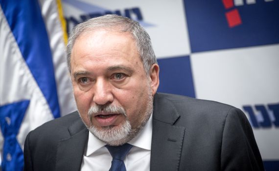 ליברמן שוב מזגזג: גל"צ לא תעזוב את צה"ל