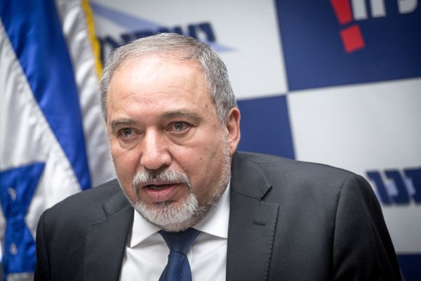 ליברמן שוב מזגזג: גל"צ לא תעזוב את צה"ל