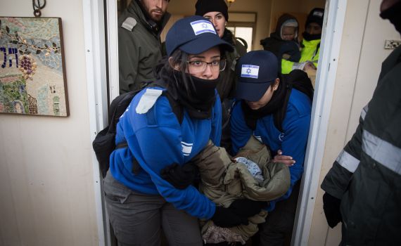 פינוי עמונה: חייבים להגיד מילה טובה למשטרה