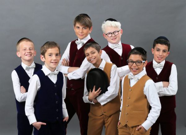 אדר כבר כאן: להקת הקינדרלעך שרים ב360 מעלות