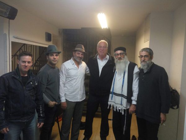 כשאורי אריאל הגיע להצגה המלבוש