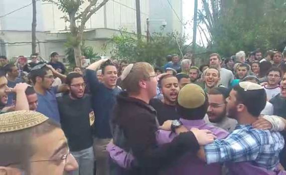 חיילי ההסדר מתגייסים לצה"ל בשירה וריקודים