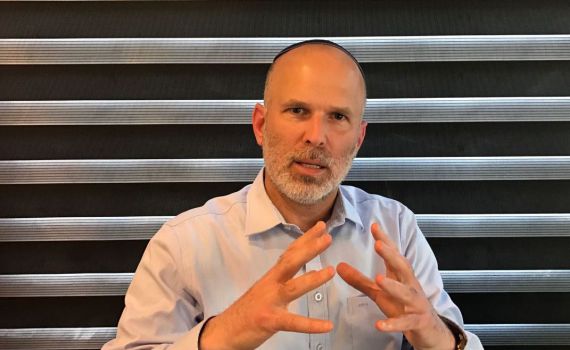 "בנט יצר מפלגת אווירה, אני רוצה מפלגה דתית"