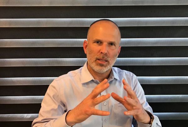 "בנט יצר מפלגת אווירה, אני רוצה מפלגה דתית"