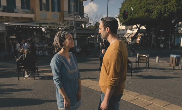 צפו: הצמד יונינה יוצאים מהסלון בסינגל חדש