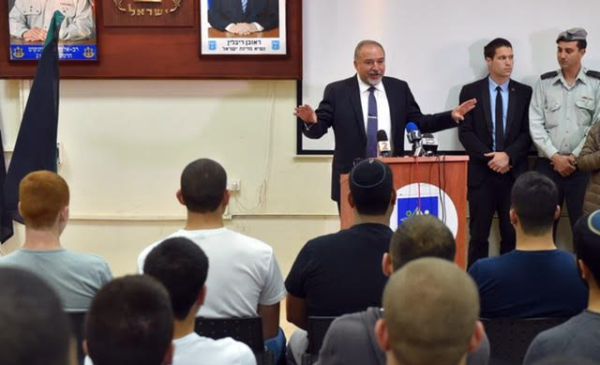 ליברמן נחוש: ביום רביעי שימוע לרב יגאל לוינשטיין