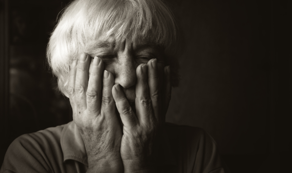 מזעזע: בן 15 חשוד בכליאת אמו חודשים ארוכים