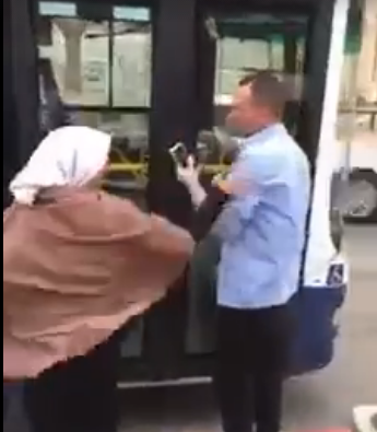 צפו: "ארצח אותך": אישה דתיה מכה נהג אוטובוס בת"א