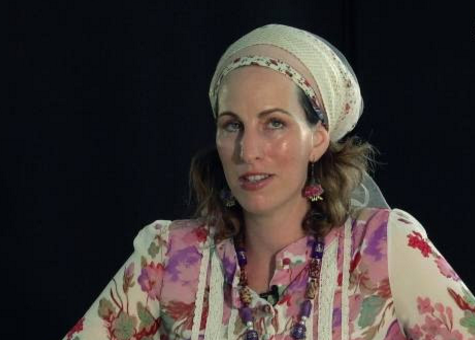 צפו: סיפורה של נערת המסיבות שלמדה קבלה