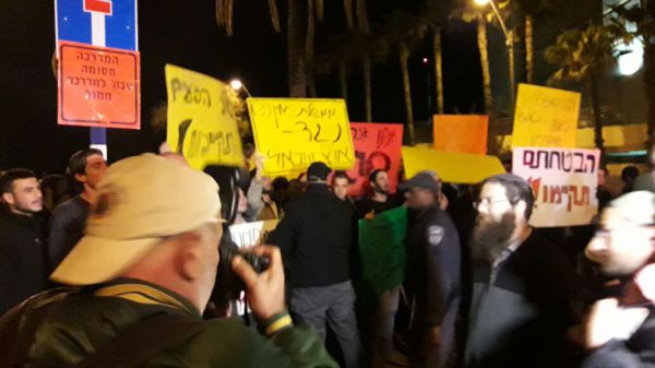 מחוץ לגיבוש הקואליציה: מחאת תושבי עמונה