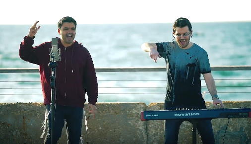 כאן מגיירים בכיף: סינגל חדש לצמד הפופ היהודי