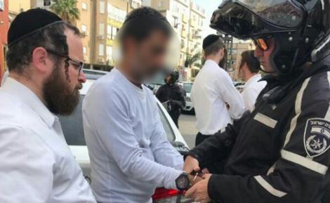 פרץ למשרד של הרב אמנון יצחק ואיים לדקור אותו