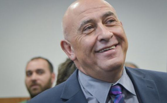 "מהגר": חבר הכנסת הערבי משתלח בשר הבטחון