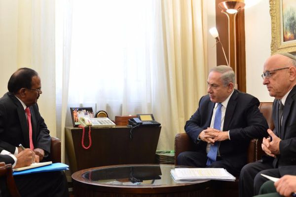 נתניהו נפגש עם היועץ לביטחון לאומי של הודו