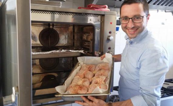 סורגים ארוחה עם סלבסרוג • יונתן דובוב