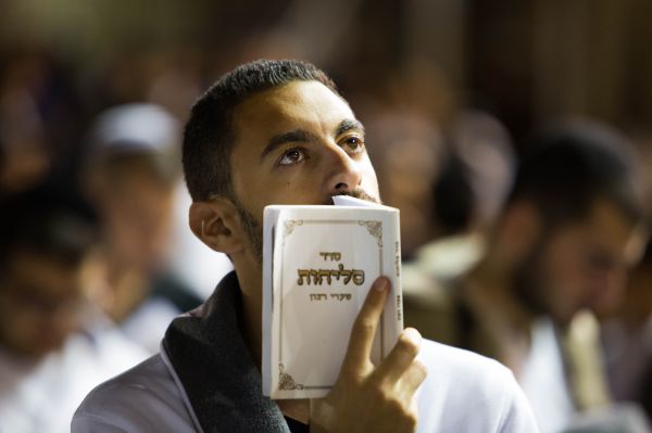 השנה מוקדם: הלכות תענית אסתר וזמני הצום